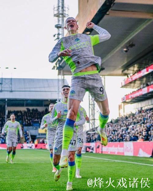 曼城3-0轻取水晶宫！福登回暖谢尔基成“新丁丁”，阿森纳压力大